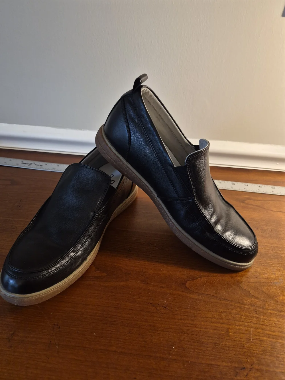 Men's Black Leather Slip-On Casual Loafers Size 8M (255/2.5 In Japan/Korea)